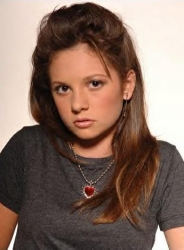 Photos de Mackenzie Rosman - Photoshoot John Sciulli - 25